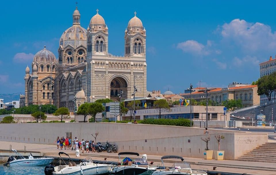Private Walking Tour of Historic Marseille Landmarks