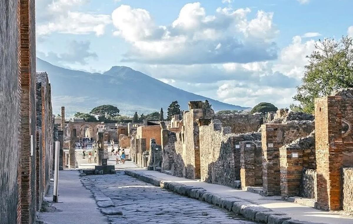 Trip from Naples stop Pompei drop off to the coast