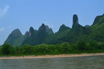 Li River Cruise from Guiliin to Yangshuo Reed Flute Cave Tour