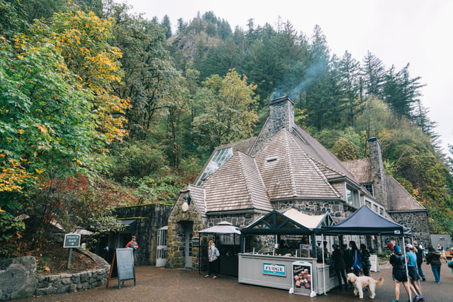 Multnomah Falls Lodge