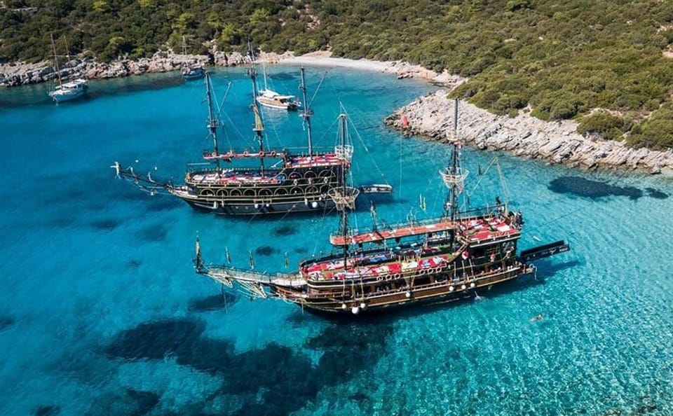 Bodrum Pirate Boat Tour with Lunch and Scenic Stops