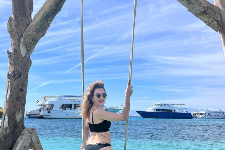 Hula Hula Paradise Island Sea Trip with Intro Diving – Hurghada