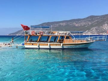 Suluada Boat Tour with Lunch from Kemer to Göynük and Kalkan