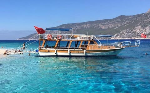 Suluada Boat Tour with Lunch from Kemer to Göynük and Kalkan
