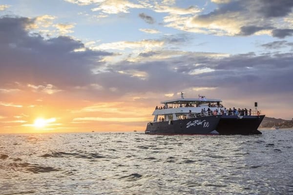 Sunset Dinner Cruise in Los Cabos