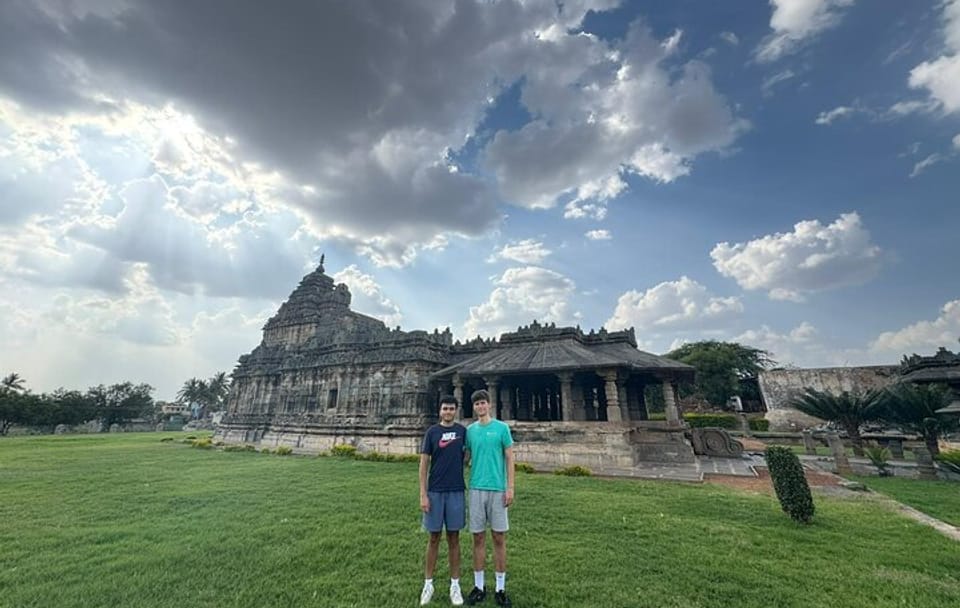 Cultural Tour of Forts, Palaces, and Temples in Hampi