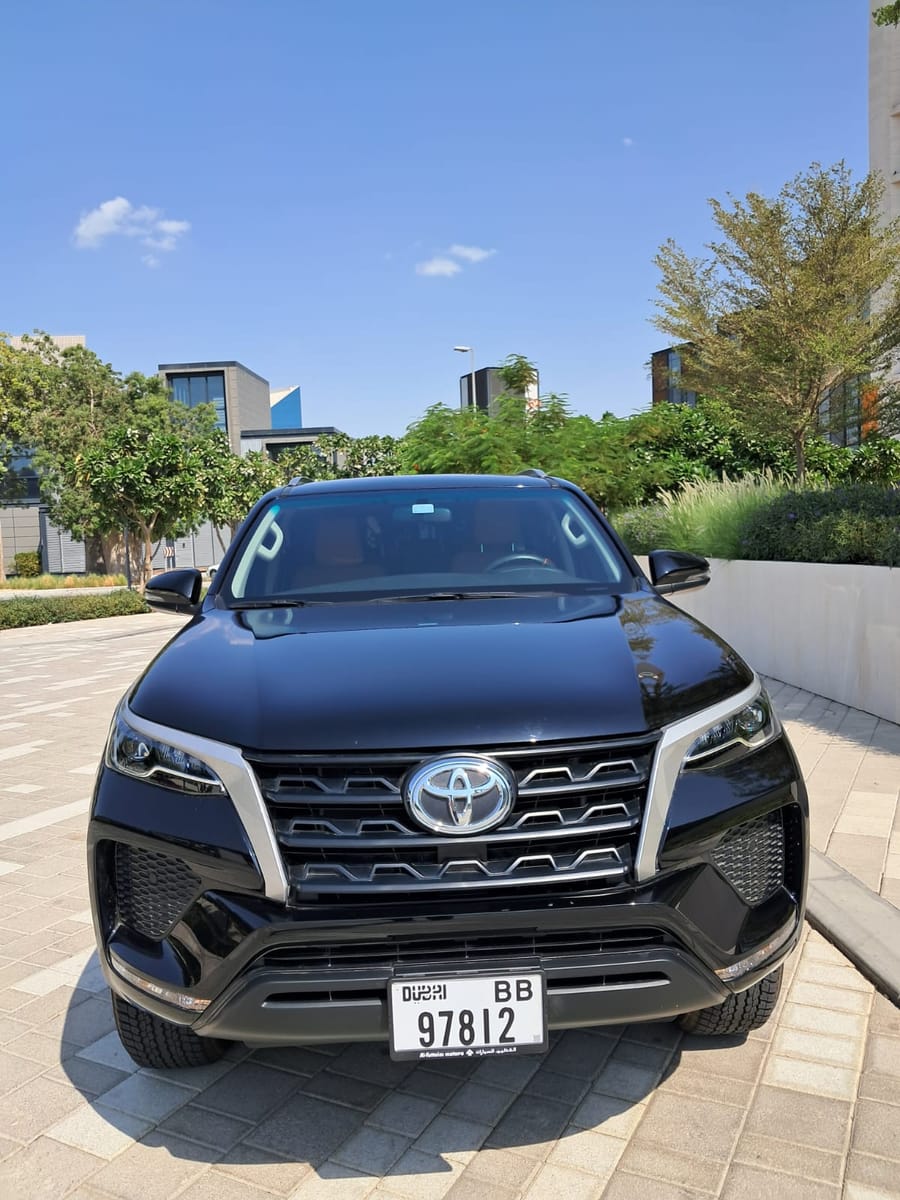 Dubai : Seamless Dubai Airport Transfers: Your Gateway to a Stress-Free Stay!