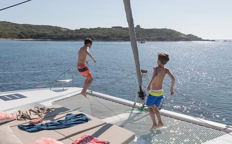 Private 5-Hour Luxury Catamaran Cruise in Mykonos