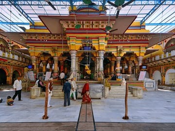 Mathura and Vrindavan Day Tour from Delhi by Minivan