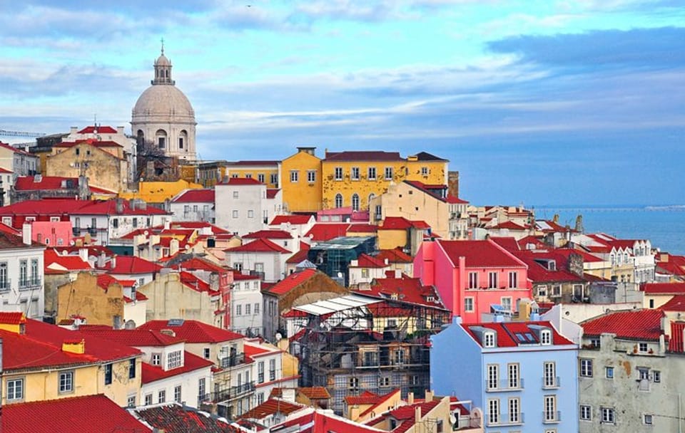Professional Photo Shoot Tour in Lisbon, Portugal