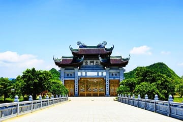 Bai Dinh Pagoda and Trang An Tour from Hanoi