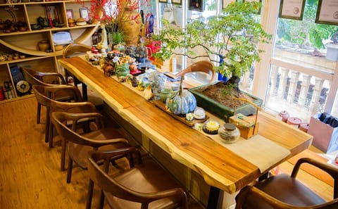 Hanoi Tea Tasting Experience with Local Artisan Guide