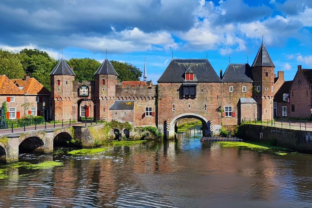 View of Koppelpoort along the route of the Amersfoort scavenger hunt City Detective.
