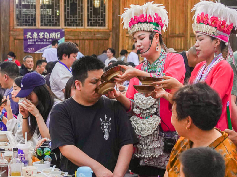 Southeast Guizhou 4-Day Private Tour: Dong Villages, Jiabang Terraces & Village Super League
