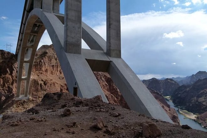 Small Group Hoover Dam, Powerplant & O'Callahan Bridge Tour 8