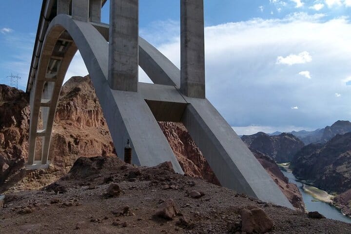 Small Group Hoover Dam, Powerplant & O'Callahan Bridge Tour 8