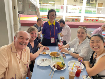 Small Group: Michelin and Local Hawker Food Tour