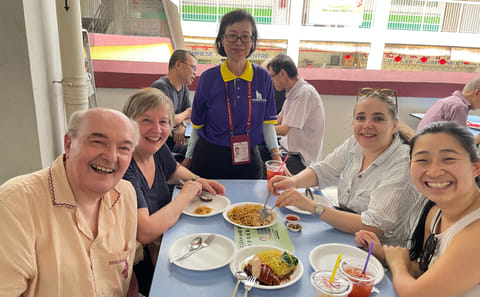 Small Group: Michelin and Local Hawker Food Tour