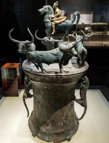 Bronzes were unearthed in Yunnan