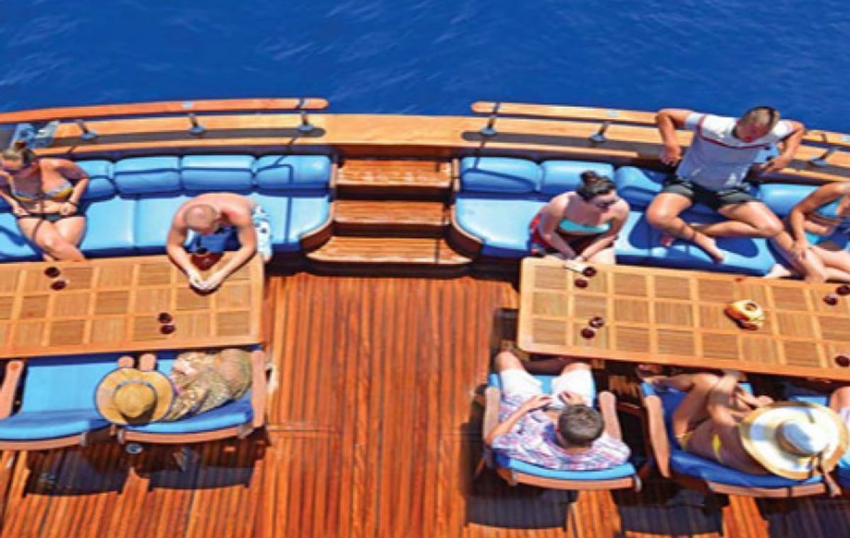 Sharm El-Sheikh The  Pirates Classic Sailing Boat to Ras Mohamed and White Island