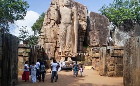 Aukana Buddha and Anuradhapura Cultural Day Tour from Negombo
