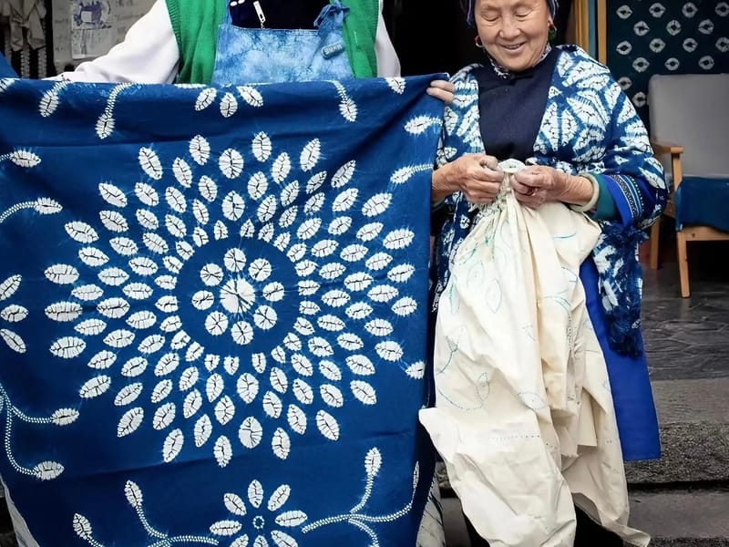 Dali: Tie-Dye Workshop, Erhai Lake Bike Ride & Dinner