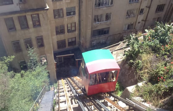 Private transfer from Santiago airport to the Valparaiso pier