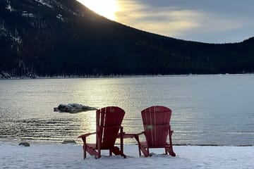Lake Louise, Emerald Lake & Peyto Lake 3 lakes tour from Calgary