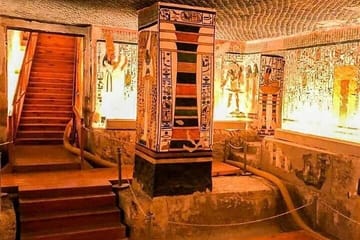 Private Valley of the Queens Tour in Luxor's West Bank