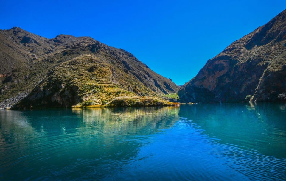 Day Tour from Lima to Huancaya for Adventure and Birdwatching