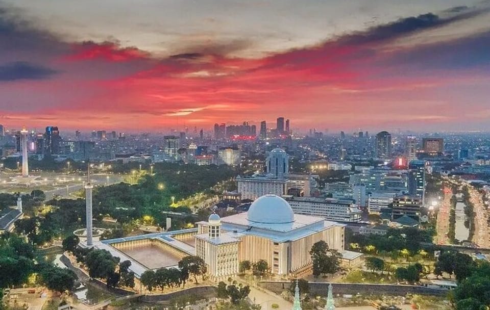 Jakarta Night Tour with Dinner at Café or Food street