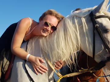 Premium 2 Hours Horse Riding, Desert Trail & Sea Beach – Hurghada