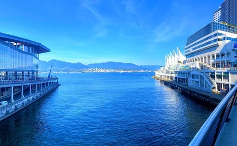 Private Vancouver Mini Tour with Whistler Transfer
