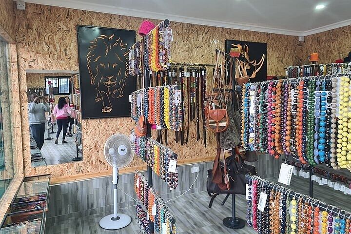 Karen Blixen Museum & Kobe Beads Factory Tour in Nairobi