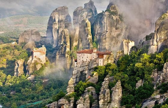 Full Day Tour to Meteora and Vergina From Athens Including Dinner