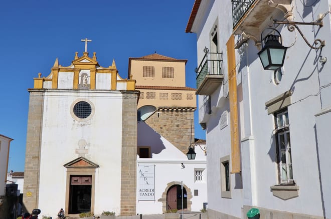 Évora