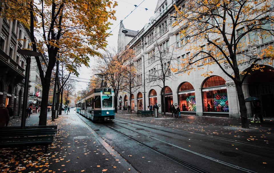 10-Day Swiss Rail Tour from Amsterdam to Iconic Destinations