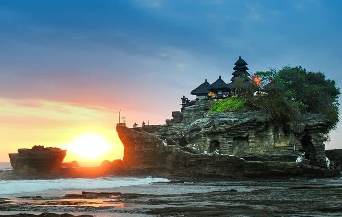 Tanah Lot Tour Including Hidden Waterfall