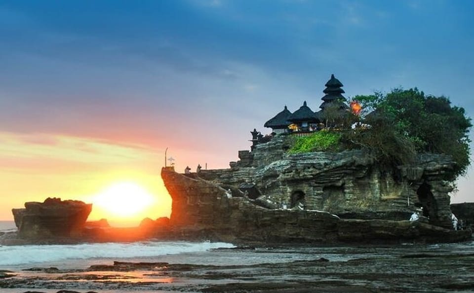 Tanah Lot Temple and Hidden Waterfall Tour in Bali