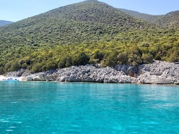 Private Sailing Cruise to Koutsoupia Beach in Cephalonia