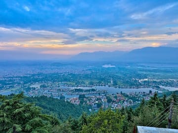 Srinagar Three-Day Cultural Tour with Transfers and Hotel Stay