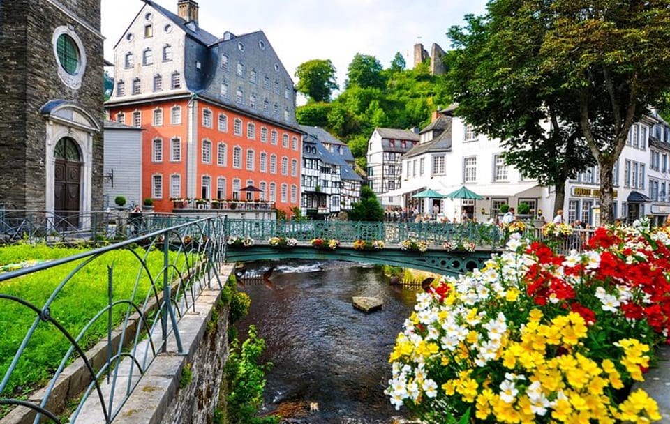 Private tour : The Heart Of The Eifel Historical Cities Monschau and Aachen