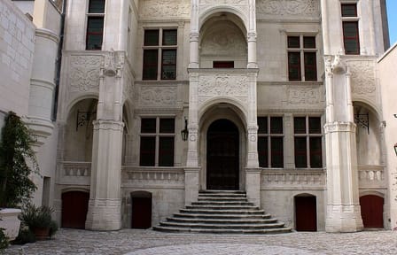 Private Walking Tour of Old Town Tours, France