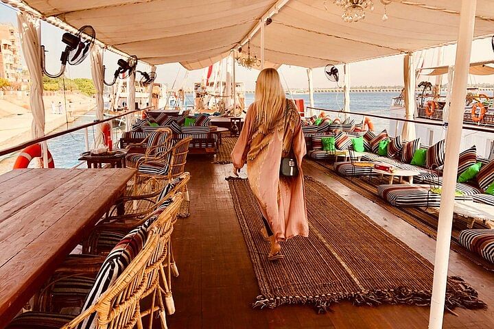 Luxurious Dahabiya Nile Cruise: Explore Aswan to Luxor's Wonders