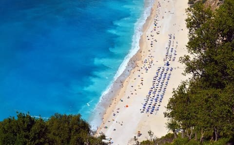 Kefalonia Day Tour: Explore Fiscardo, Assos, and Myrtos Beach