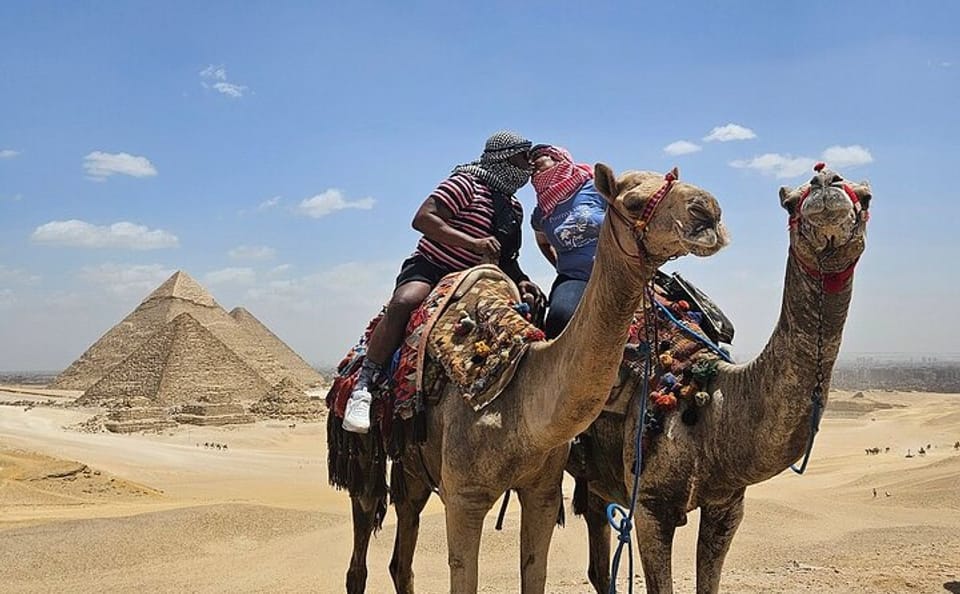Private Half-Day Tour of Giza Pyramids and Sphinx in Cairo