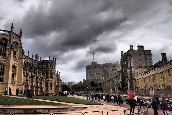 Royal Windsor Castle Private Tour with pass 10
