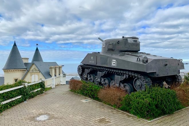 Normandy Battlefields D-Day Private Trip with VIP Services from Paris 