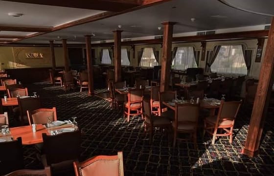 Cairo: Nile River Dinner Cruise with Belly Dancing Show