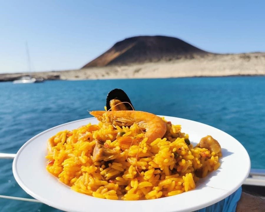 Paella with sea view at La Graciosa